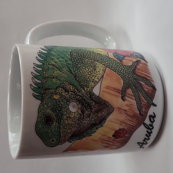 Souvenir Coffee Mug With An Iguana And Ladybug On A Hibiscus Branch - Picture 5 of 12